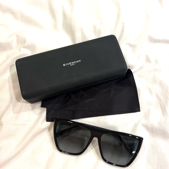 Givenchy Square Sunglasses, Black Acetate Gradient Lenses, Includes Case & cloth - Picture 9 of 9